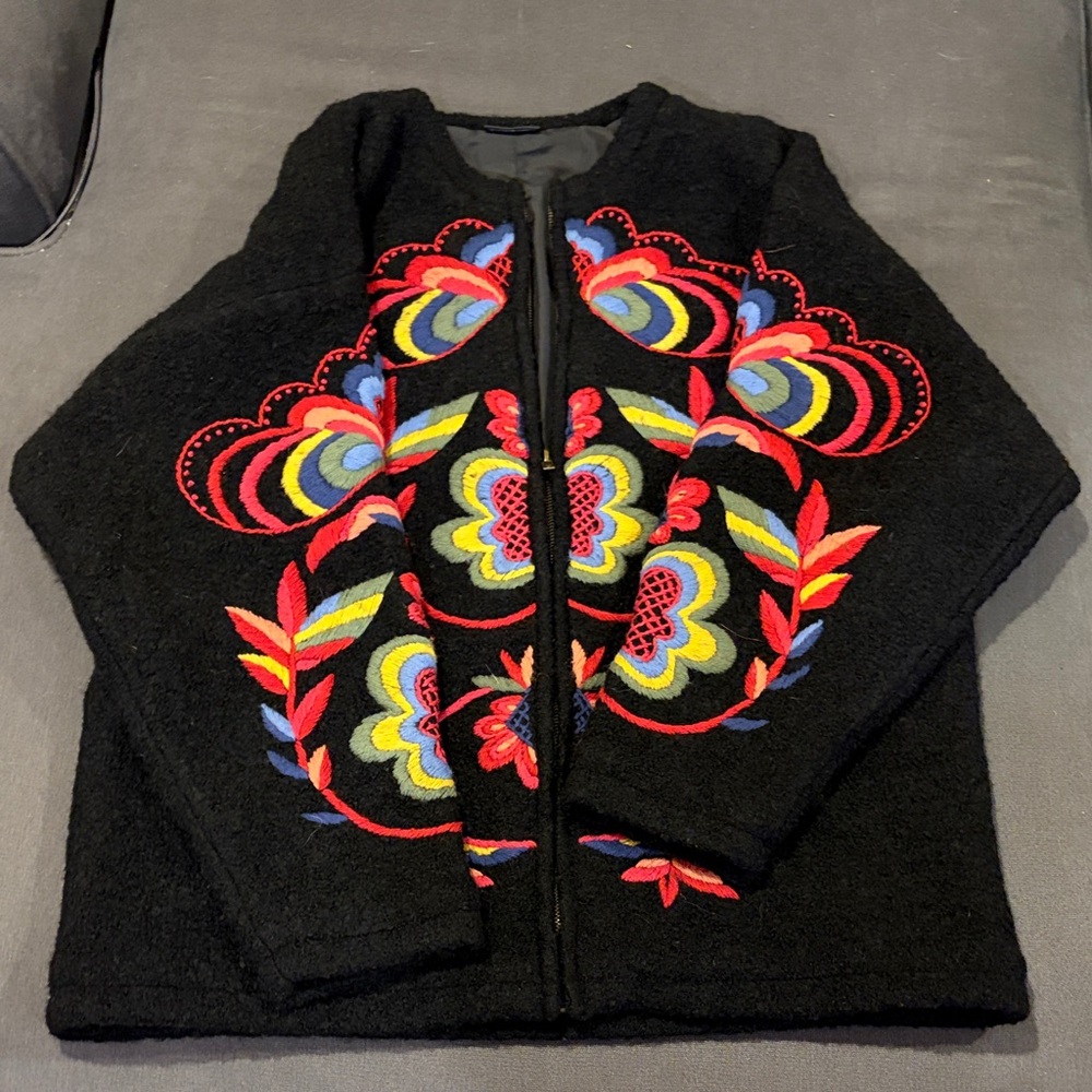 Elegant Black Cardigan with Colorful Embroidery